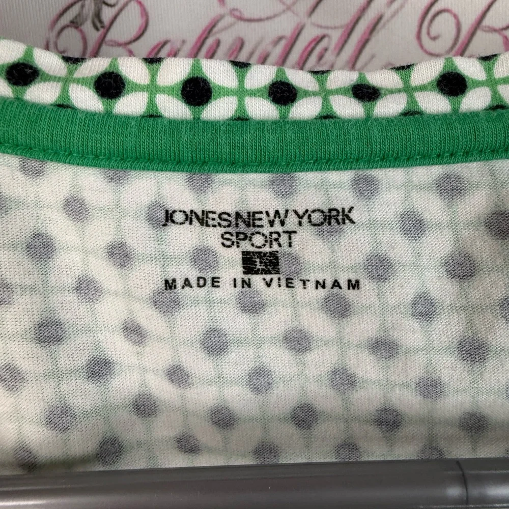 Jones New York T-shirt geometry style dotted Green Geometric Short Sleeve Top - Picture 7 of 10